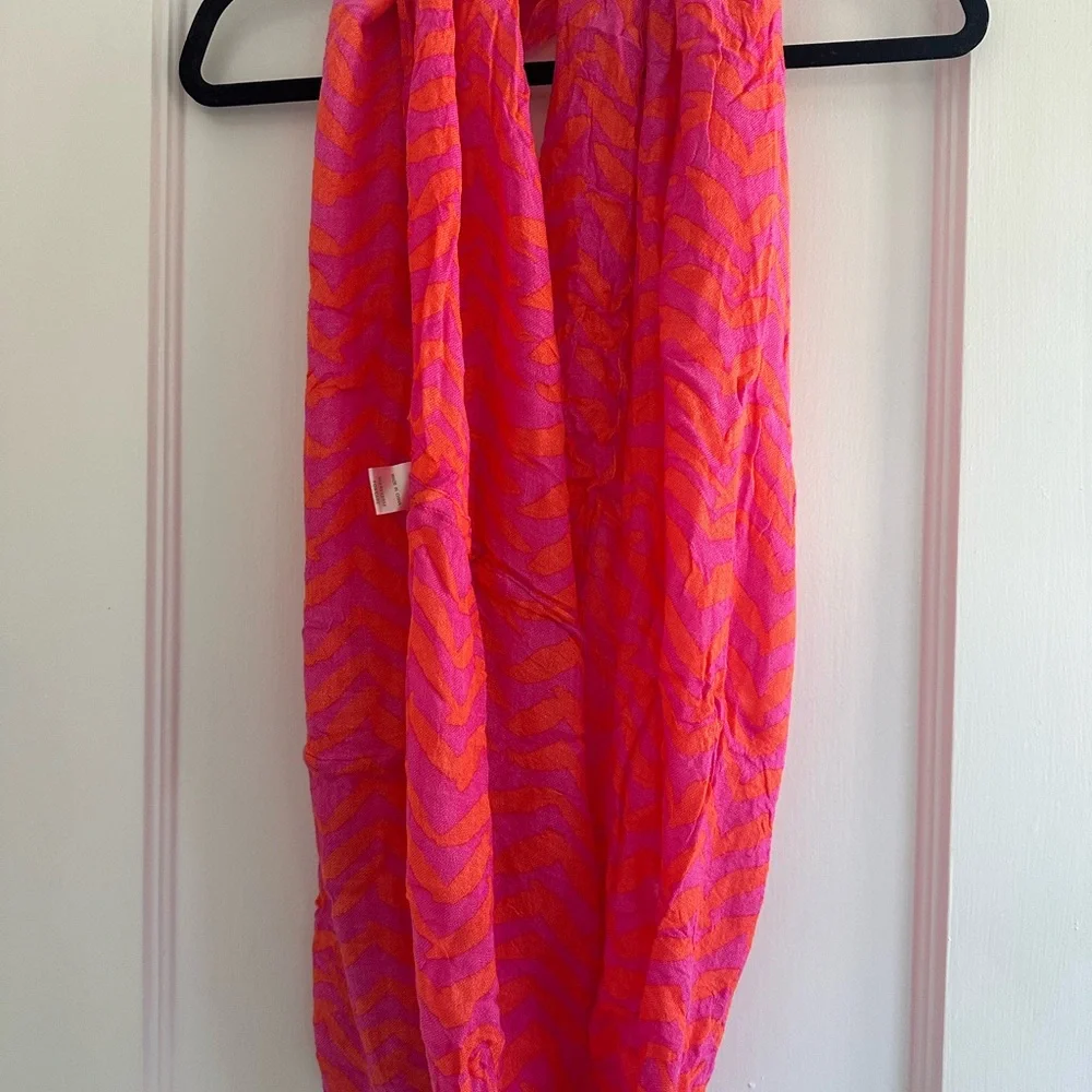 Lilly Pulitzer Riley Infinity Loop Scarf  46281 - Picture 3 of 3